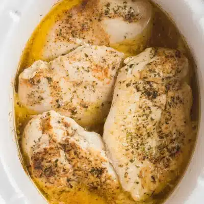 Best Baked Slow Cooker Chicken Recipe: Perfect Rotisserie-Style Flavor. This **Best Baked Slow Cooker Chicken Recipe** Is Not Just A Delight On Its Own; It Also Serves As An Excellent Base For A Variety Of Meals. Use The Flavorful, Moist Chicken To Make Wraps, Salads, Or Sandwiches That Your Family Will Crave. Elevate Your Weeknight Dinners With This Simple Yet Incredibly Delicious Recipe That Guarantees Perfect Results Every Time!