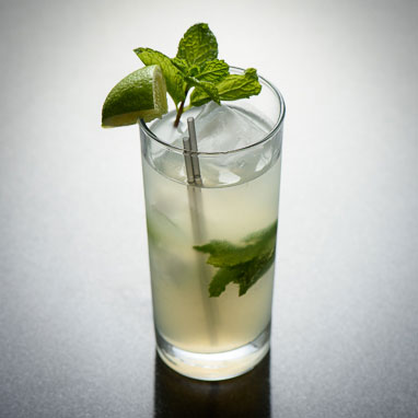 17th Century Sir Francis Drake Inspired Mojito Recipe: A Refreshing Mint and Sugar Water Cocktail