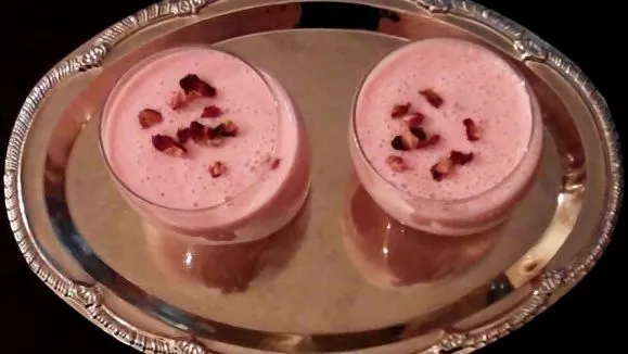 AarsiS Ultimate Strawberry And Rose Lassi