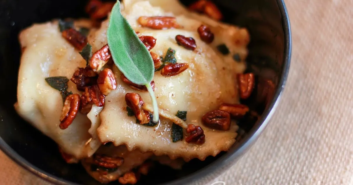 Acorn Squash With Butter Pecan Sauce