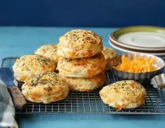 Addicting Red Lobster Cheddar Bay Biscuit