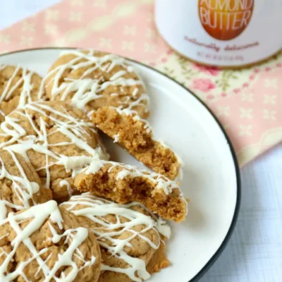 Almond Butter Cookies With Cream Cheese