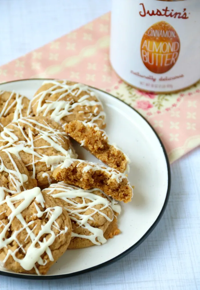 Almond Butter Cookies With Cream Cheese