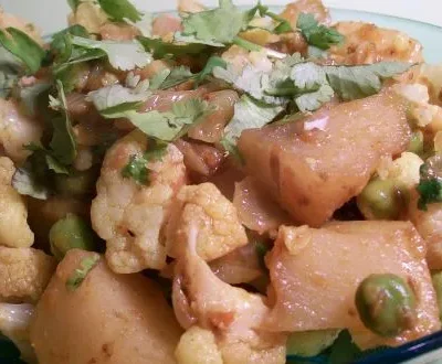 Aloo Gobi Mattar - Cauliflower