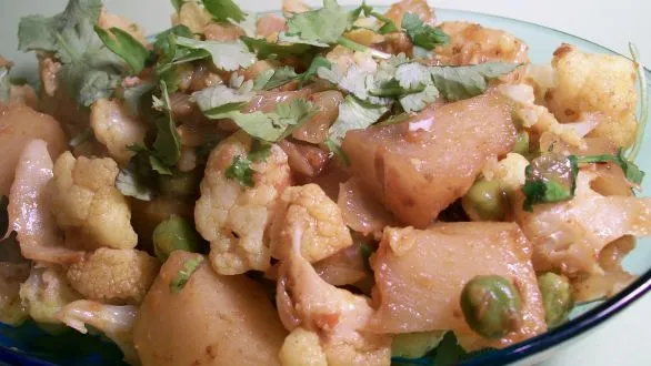 Aloo Gobi Mattar – Cauliflower, Pea And Potato