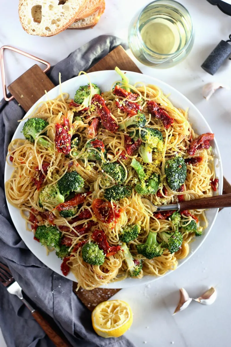 Angel Hair Pasta W/Garlic & Sun Dried Tomatoes