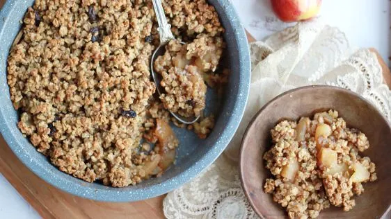 Apple Crumble With Granola Topping