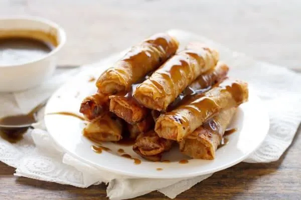 Apple Rolls With Creamy Coffee Sauce Turon De