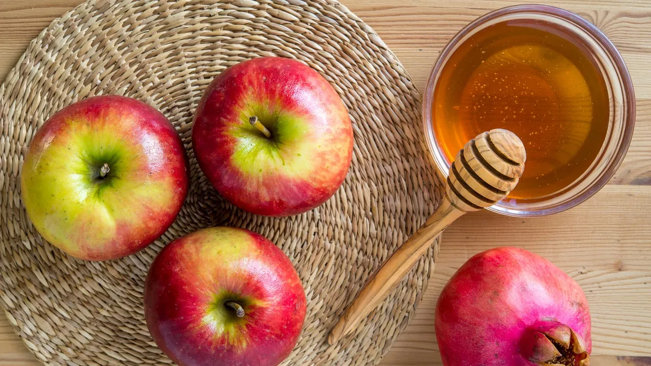 Apples With Honey