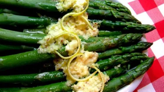 Asparagus With Lemon And Parmesan Butter