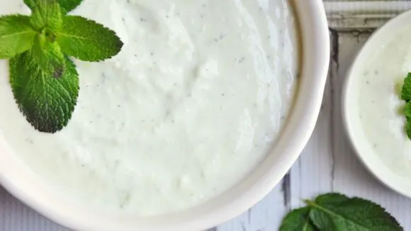 Authentic Greek Tzatziki: Creamy Cucumber Yogurt Dip