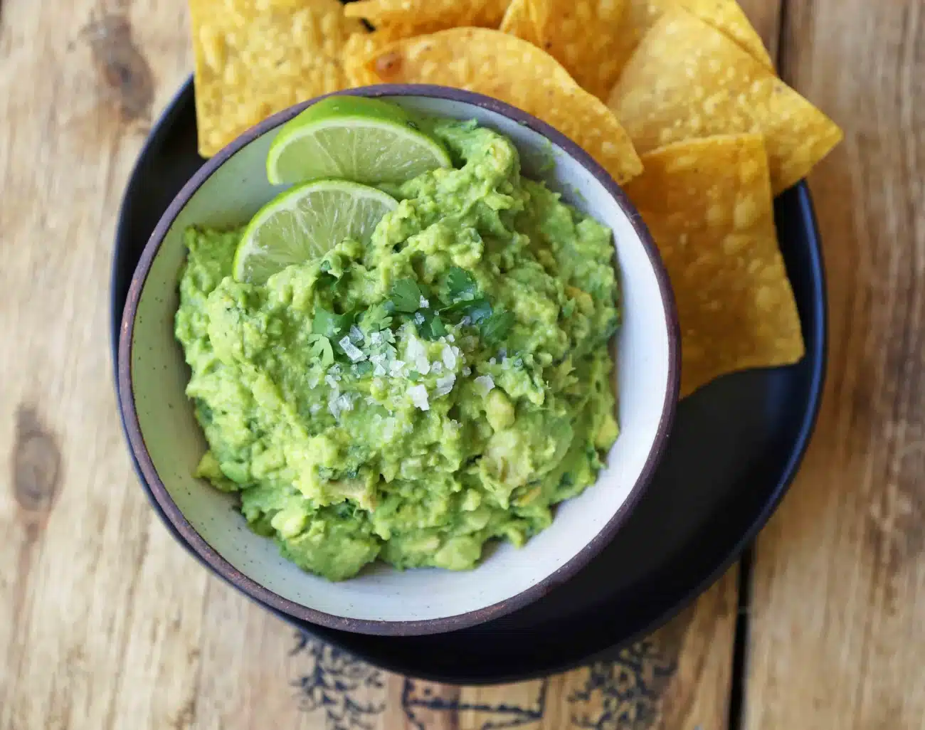 Authentic Mexican Guacamole – The Perfect Chunky Guac
