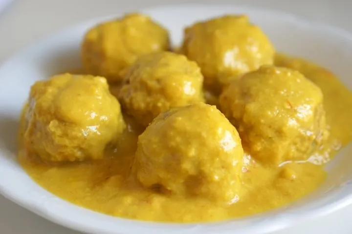 Authentic Spanish Saffron-Infused Meatball Delight