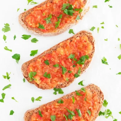 Authentic Spanish Tomato And Garlic Bread Recipe