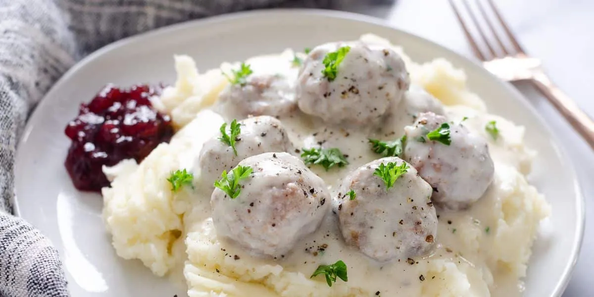 Authentic Swedish Meatballs with Lingonberry Sauce – A Scandinavian Delight