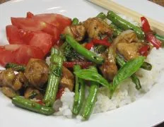 Authentic Thai Basil Chicken Recipe – Easy & Flavorful