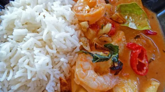 Authentic Thai Pineapple and Prawn Curry (Kaeng Khua) Recipe