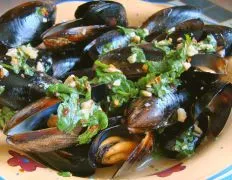 Authentic Thai-Style Steamed Mussels Recipe