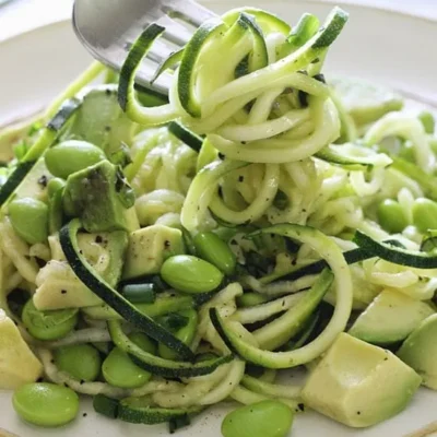 Avocado &Amp; Edamame Zucchini Noodle Salad - Raw &Amp; Refreshing