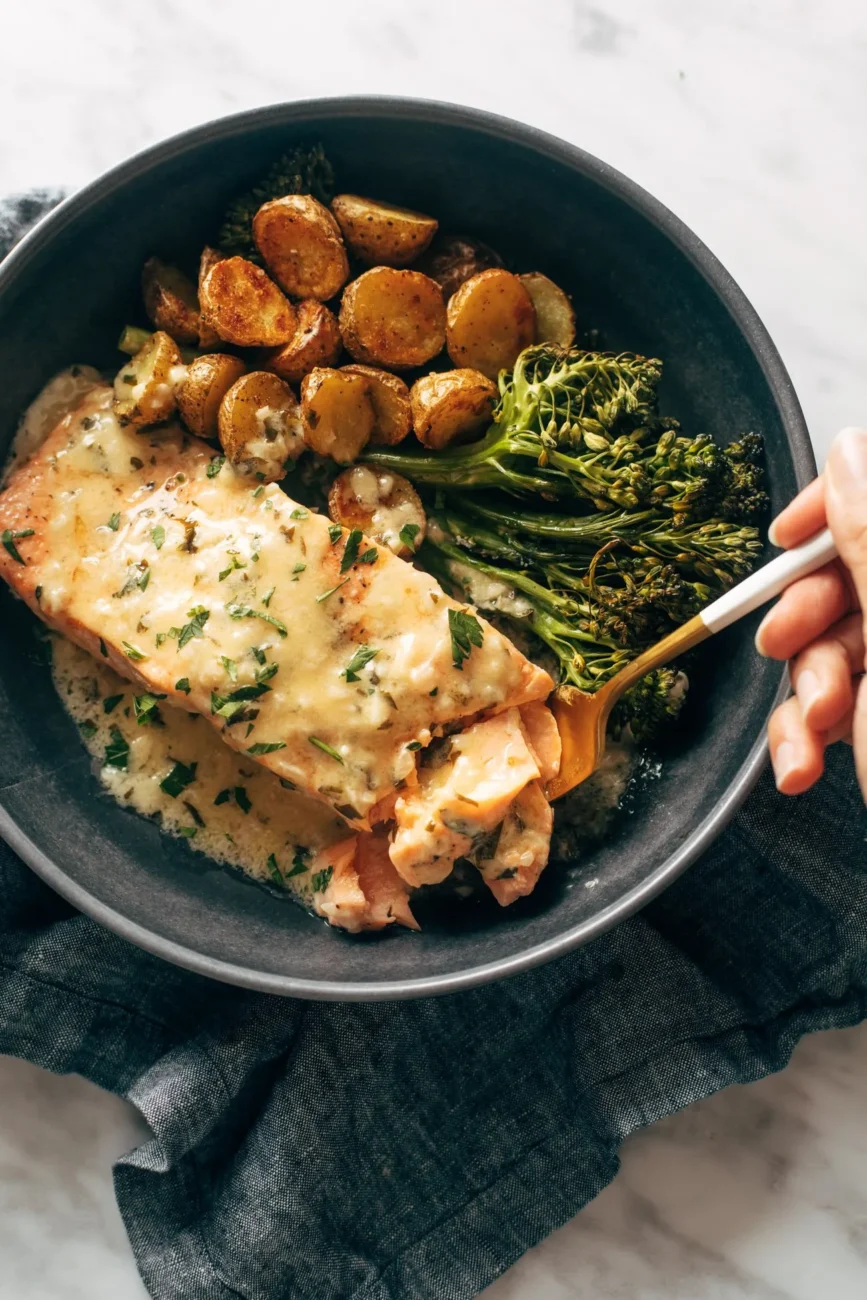 Awesome Baked Salmon With Cream Sauce