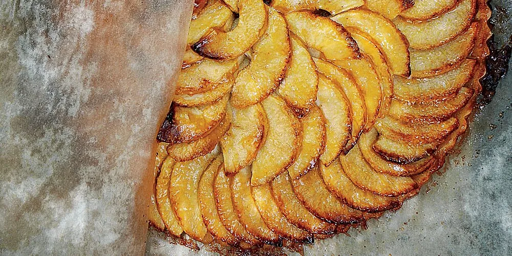 Baked Apples With Apricots And Cashews