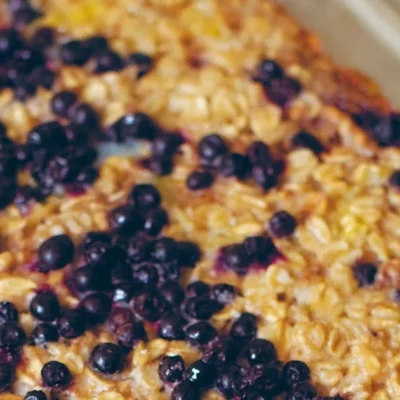 Baked Oatmeal With Blueberries And Bananas