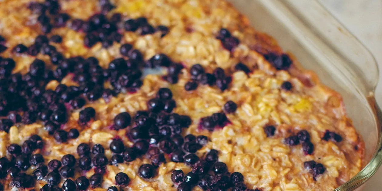 Baked Oatmeal With Blueberries And Bananas