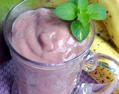 Banana Mango Raspberry Smoothie