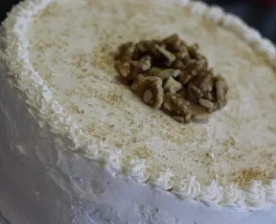 Banana-Sour Cream Cake With Cream Cheese