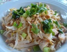 Bangkok Style Chicken Pad Thai