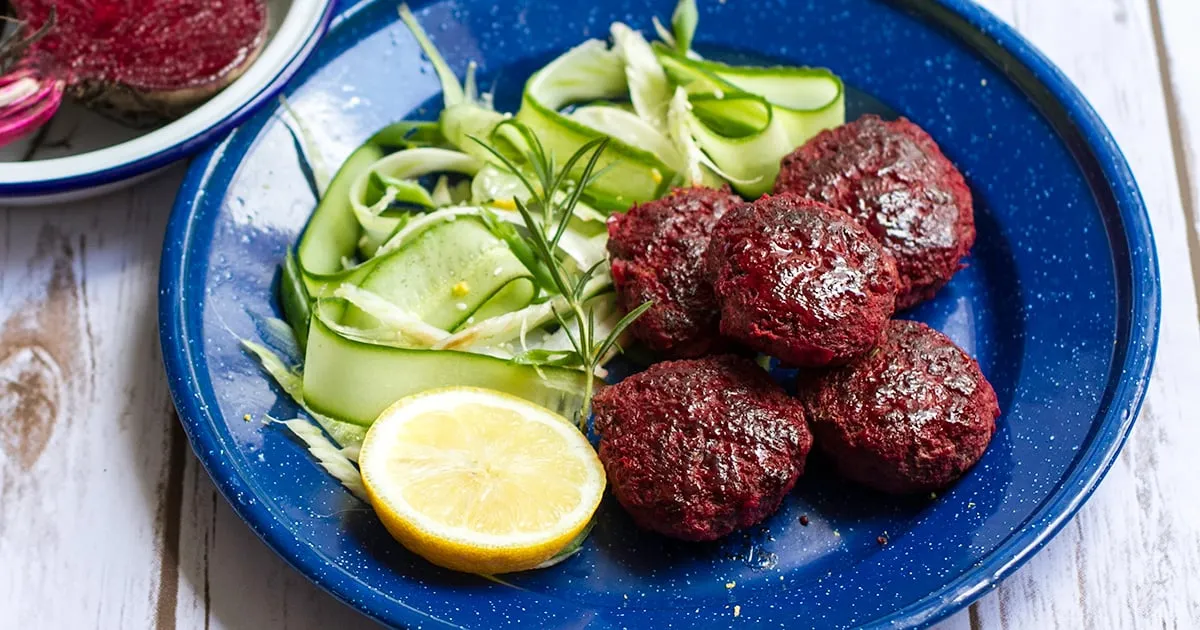 Beef Rissoles & Beetroot Salad 21 Day Wonder