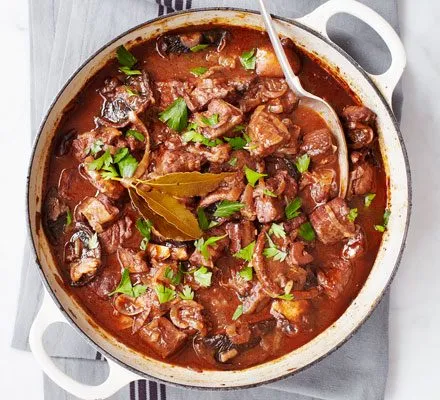 Beef, Tomato And Red Wine Casserole