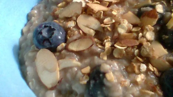 Berry Almond Crumble Oatmeal