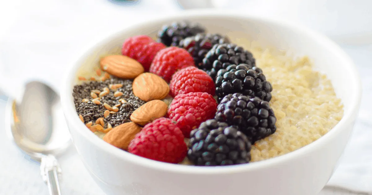 Berry Quinoa Breakfast Bowls