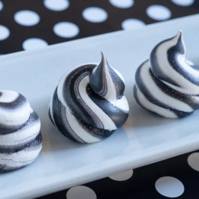 Black And White Chocolate Chip Meringues