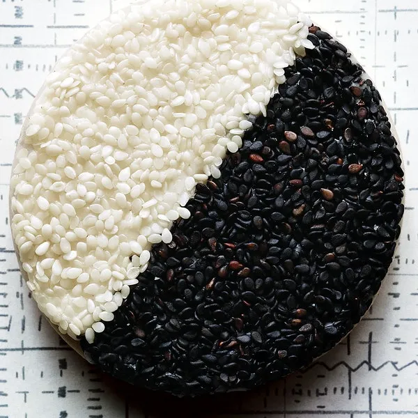 Black And White Sesame Biscuits