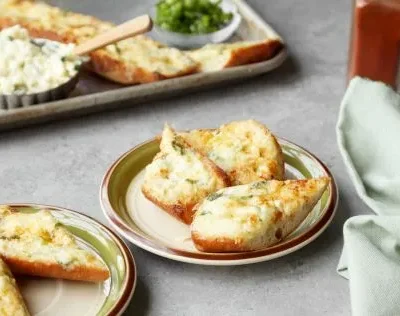 Black Angus Cheesy Garlic Bread