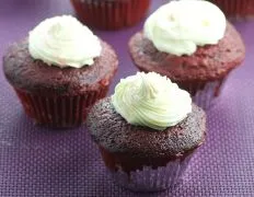 Bobby Flay Throwdown Red Velvet Cupcakes