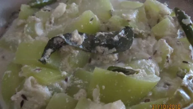 Bottle Gourd In Milk Gravy