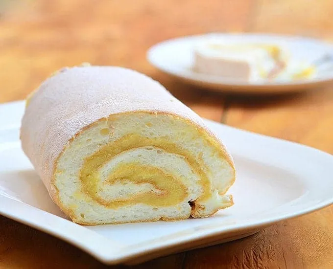 Brazo De Mercedes Creme Filled Log