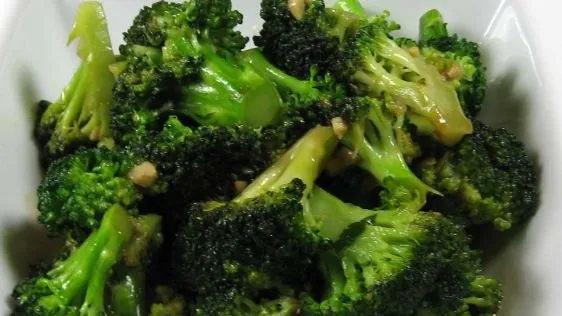 Broccoli With Garlic Sauce