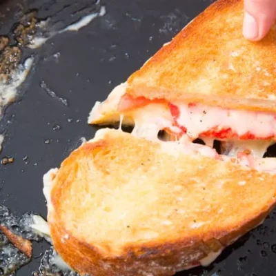 Broiled Tomato And Cheese Sandwiches