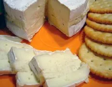 Camembert Aux Noix