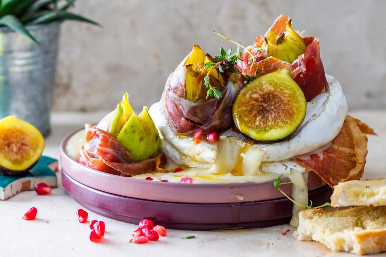 Camembert-Stuffed Figs Wrapped in Prosciutto: A Gourmet Appetizer Recipe