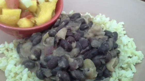 Caribbean Black Beans With Mango Salsa