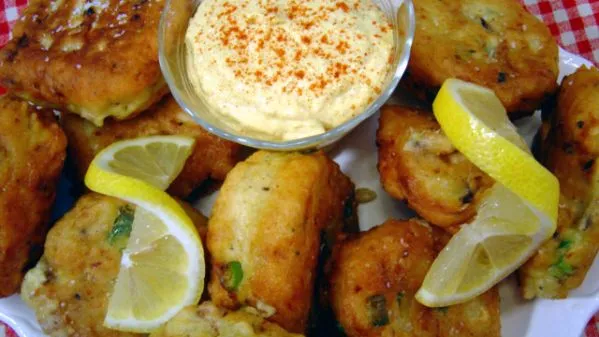 Caribbean-Style Fish Cakes with Spicy Curry Aioli Recipe