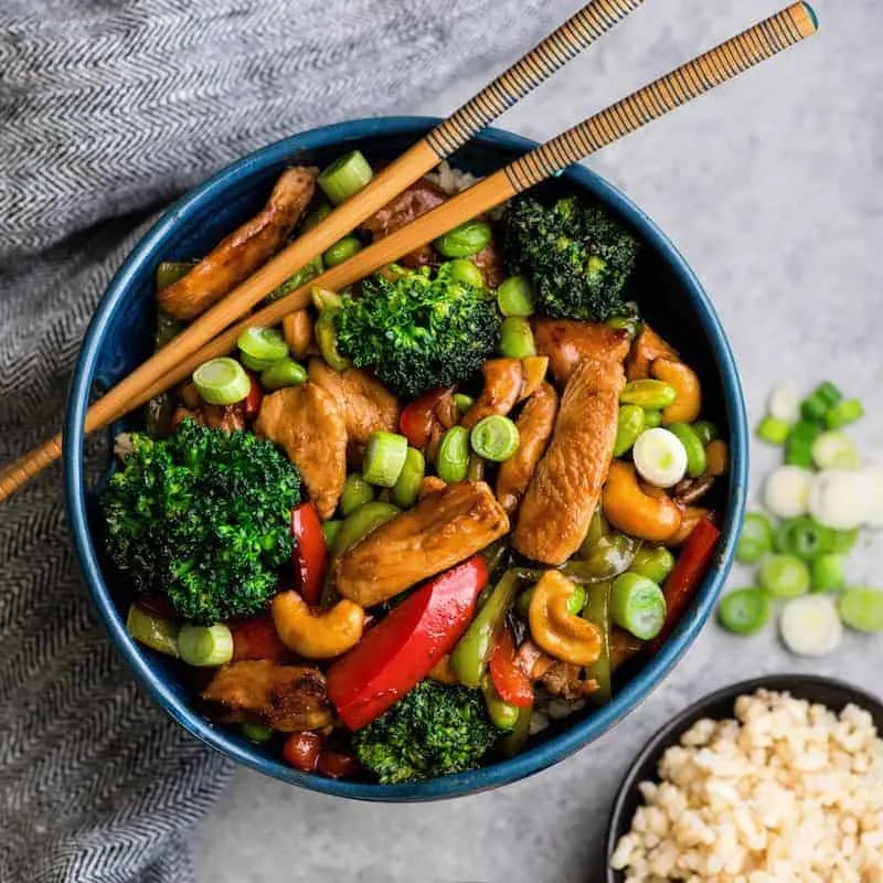 Cashew Chicken Stir-Fry: A Quick & Healthy Recipe