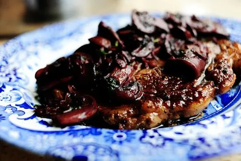 Casserole Of Steak Wine & Mushrooms