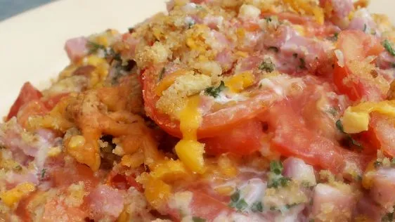 Cheesy Ham and Tomato Casserole Bake