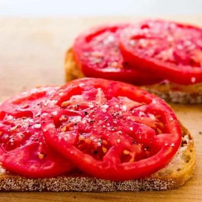 Cheesy Tomato Toast Delight: A Gourmet Recipe